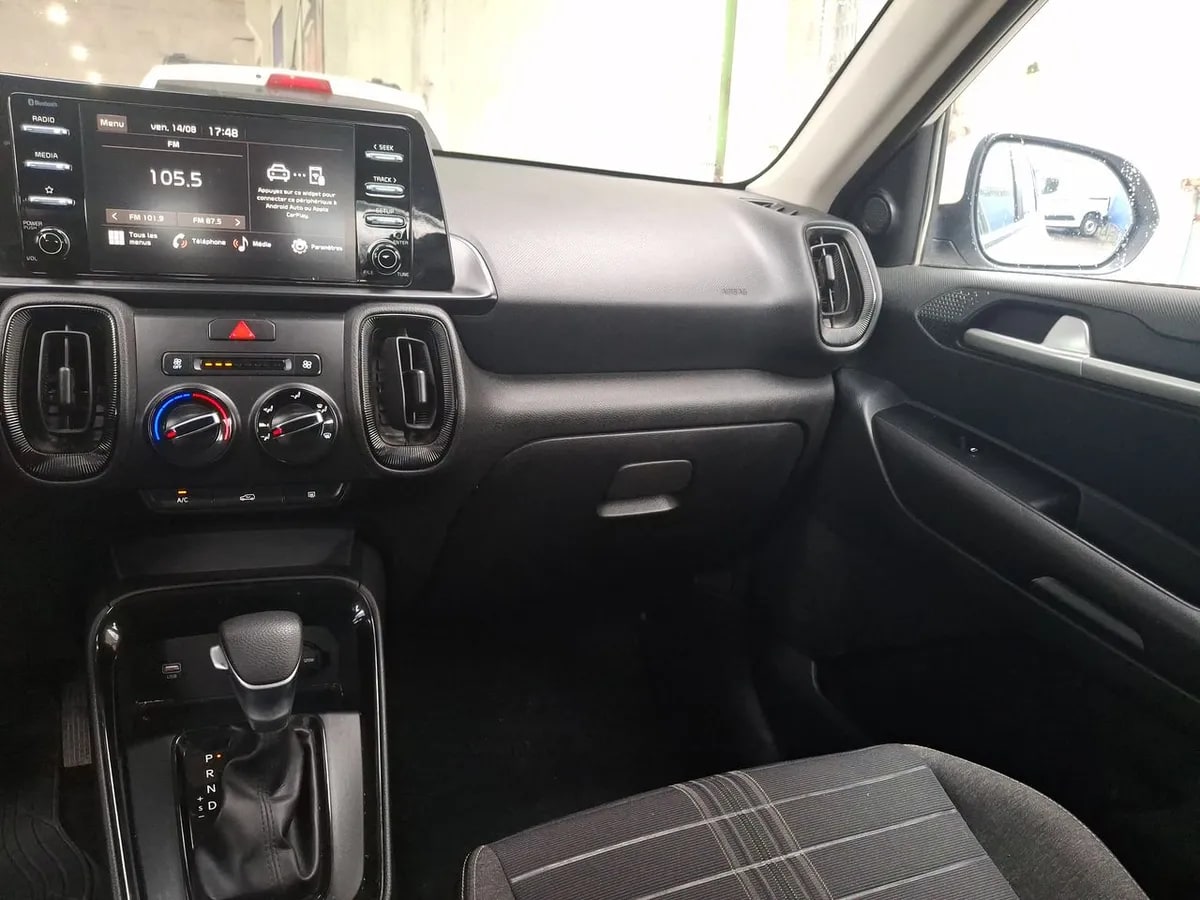 Kia Sonet 1.5 Ex 4x2 Ivt Ri At 5p año 2025