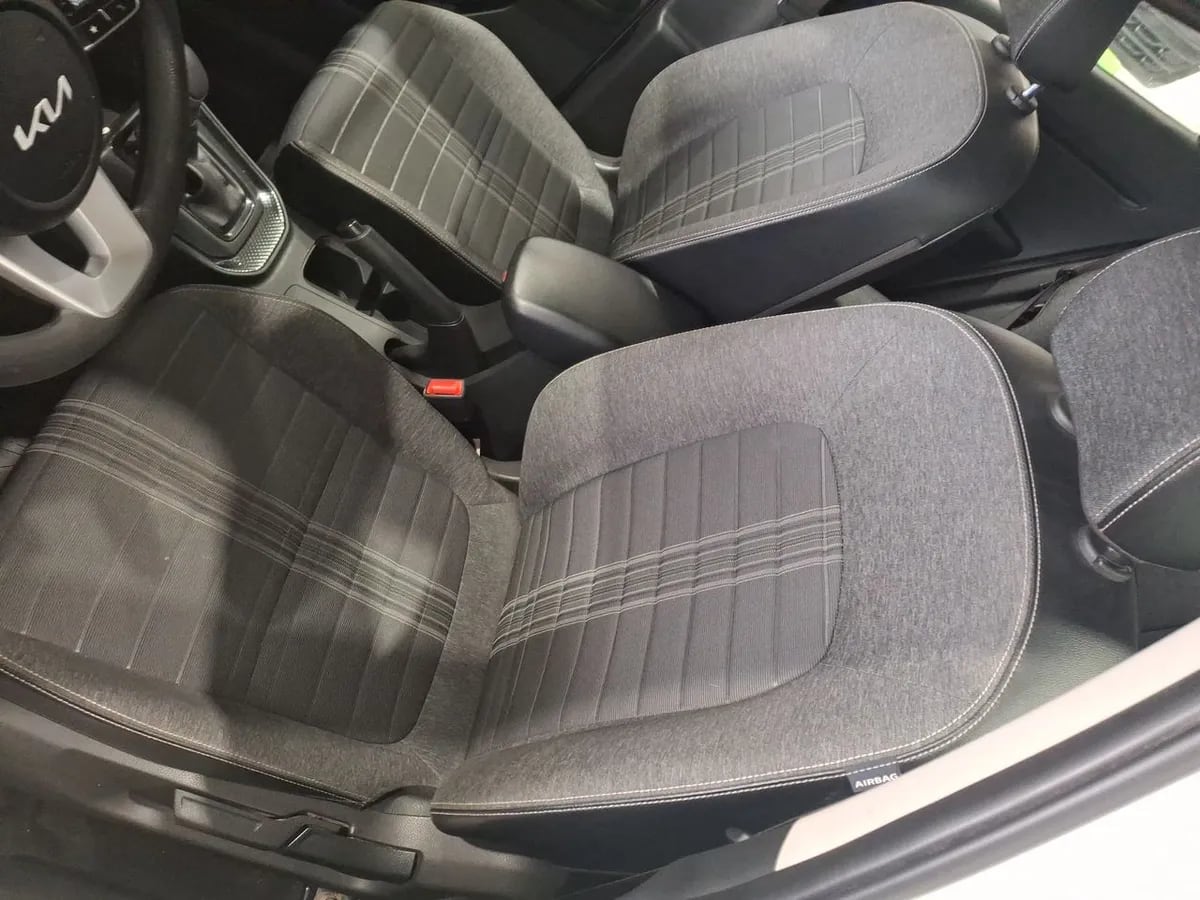 Kia Sonet 1.5 Ex 4x2 Ivt Ri At 5p año 2025