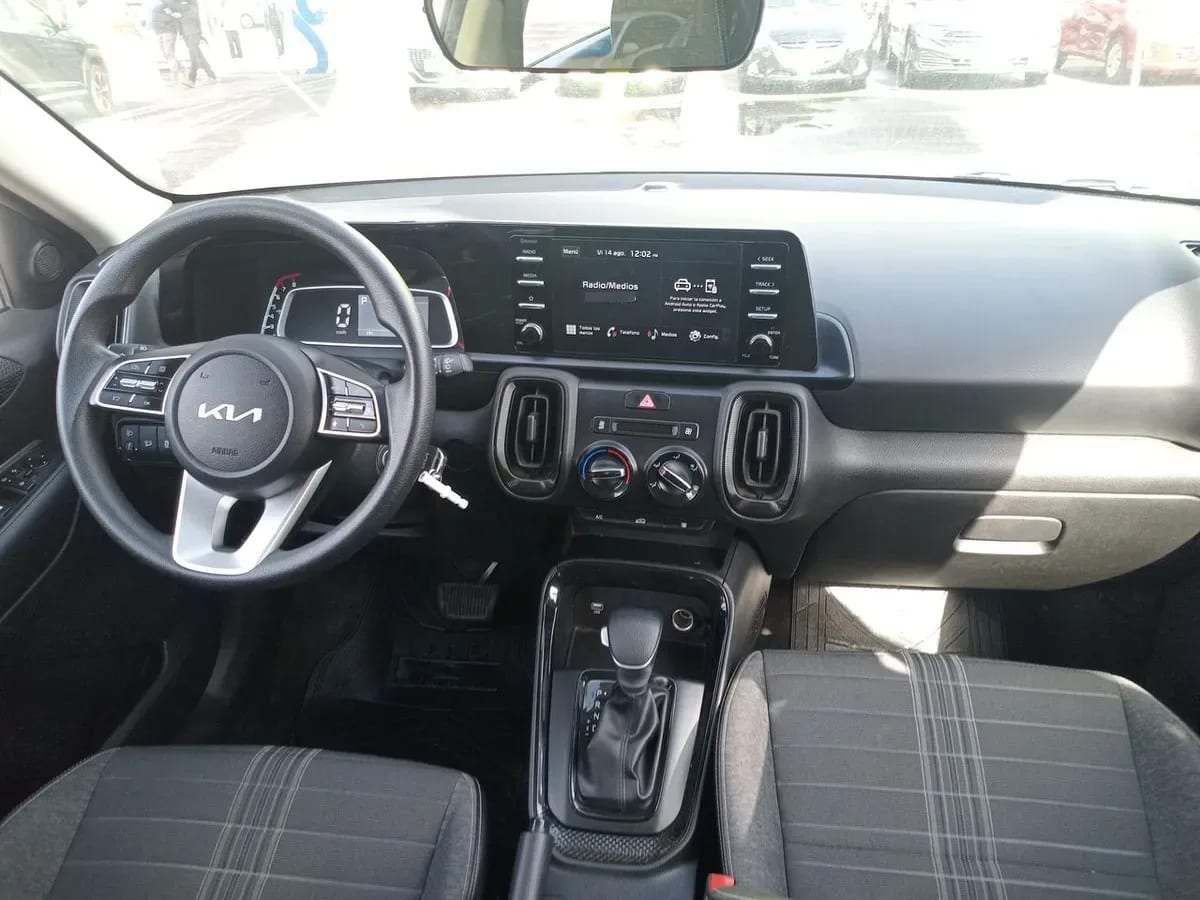 Kia Sonet 1.5 Ex 4x2 Ivt Ri At 5p año 2025