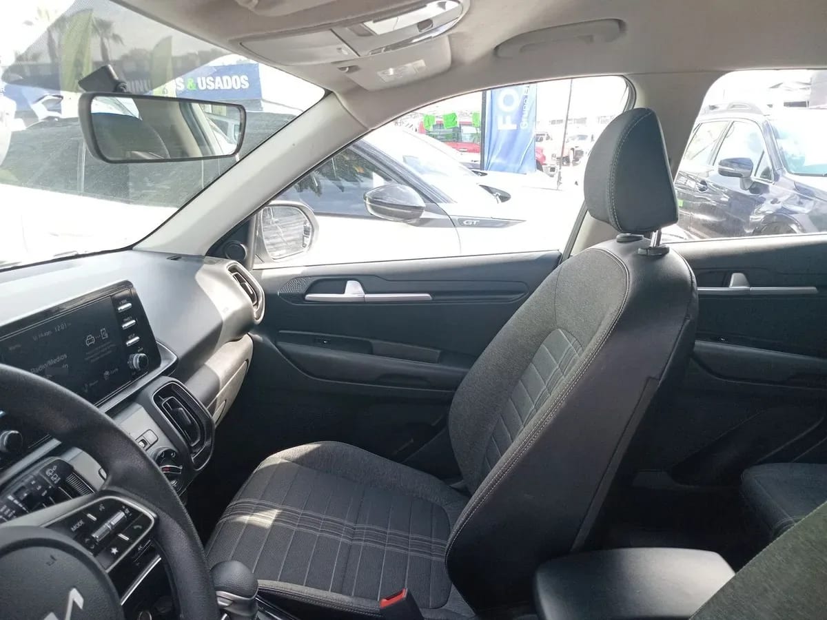 Kia Sonet 1.5 Ex 4x2 Ivt Ri At 5p año 2025