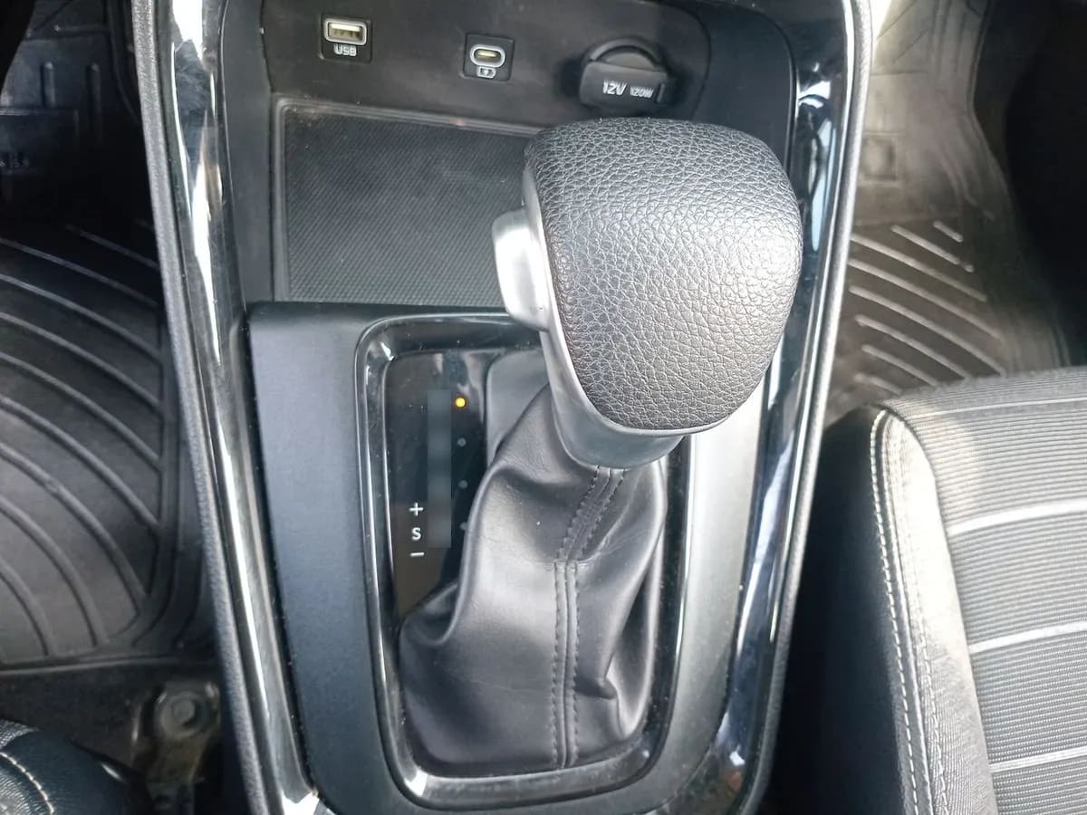 Kia Sonet 1.5 Ex 4x2 Ivt Ri At 5p año 2025