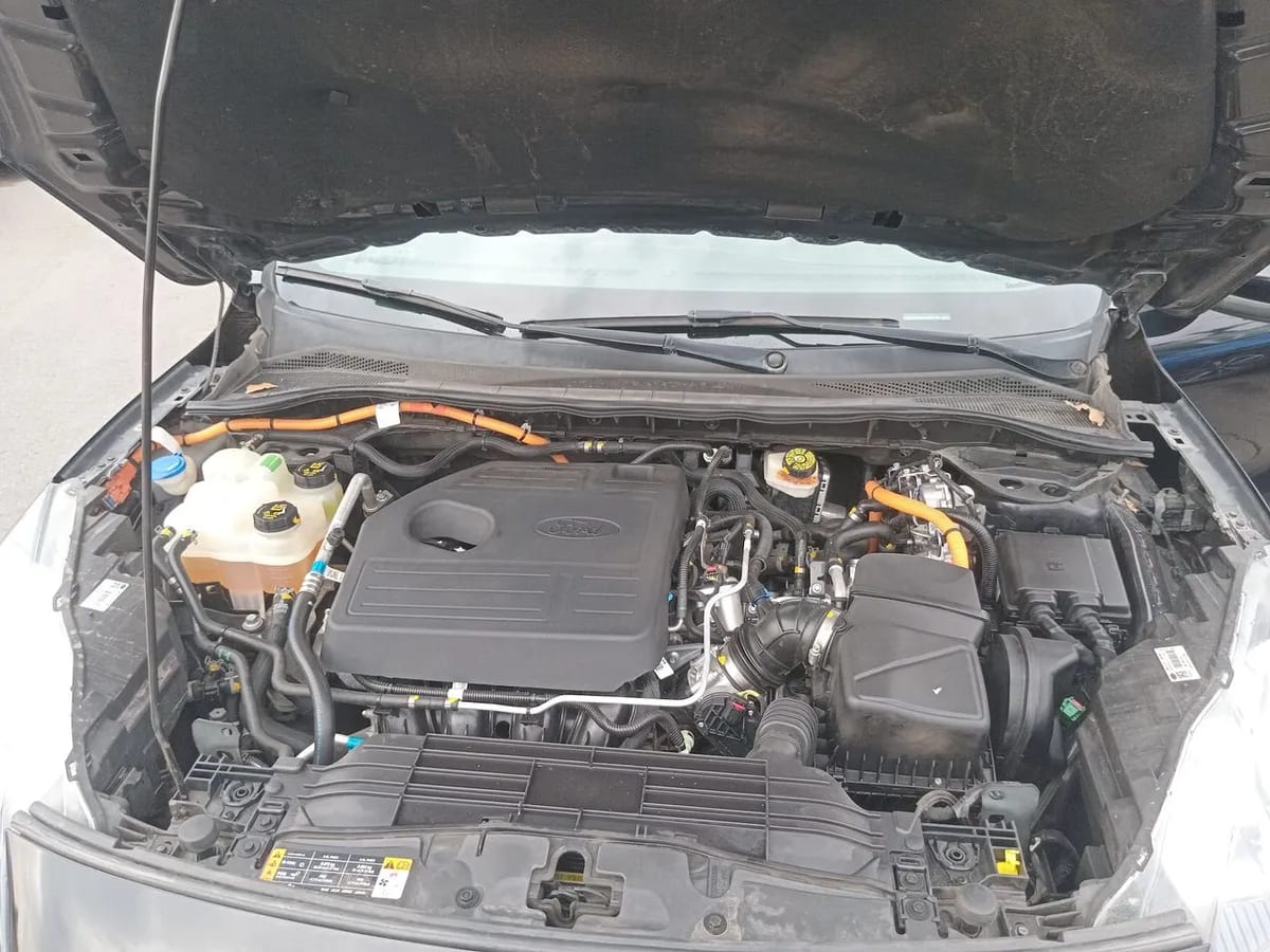 Ford Escape 2.5 Atkinson Titanium Hibrido Awd At 5p año 2021