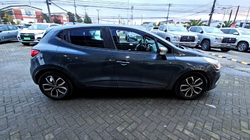 Renault Clio 1.2 Expression 4x2 Hb Mt 5p año 2020