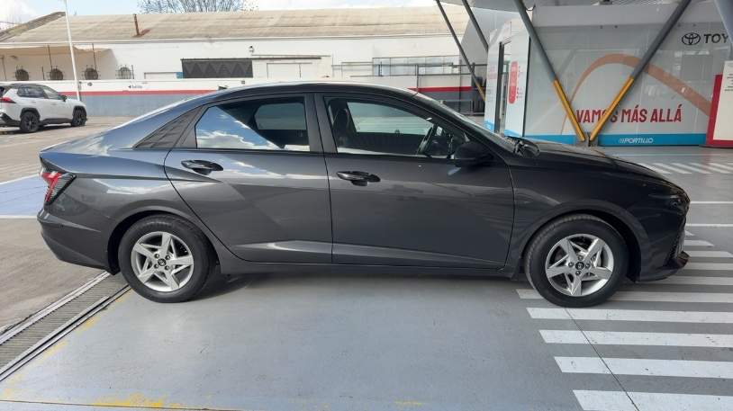 Hyundai Accent 1.5 Plus 4x2 Mt 4p año 2024