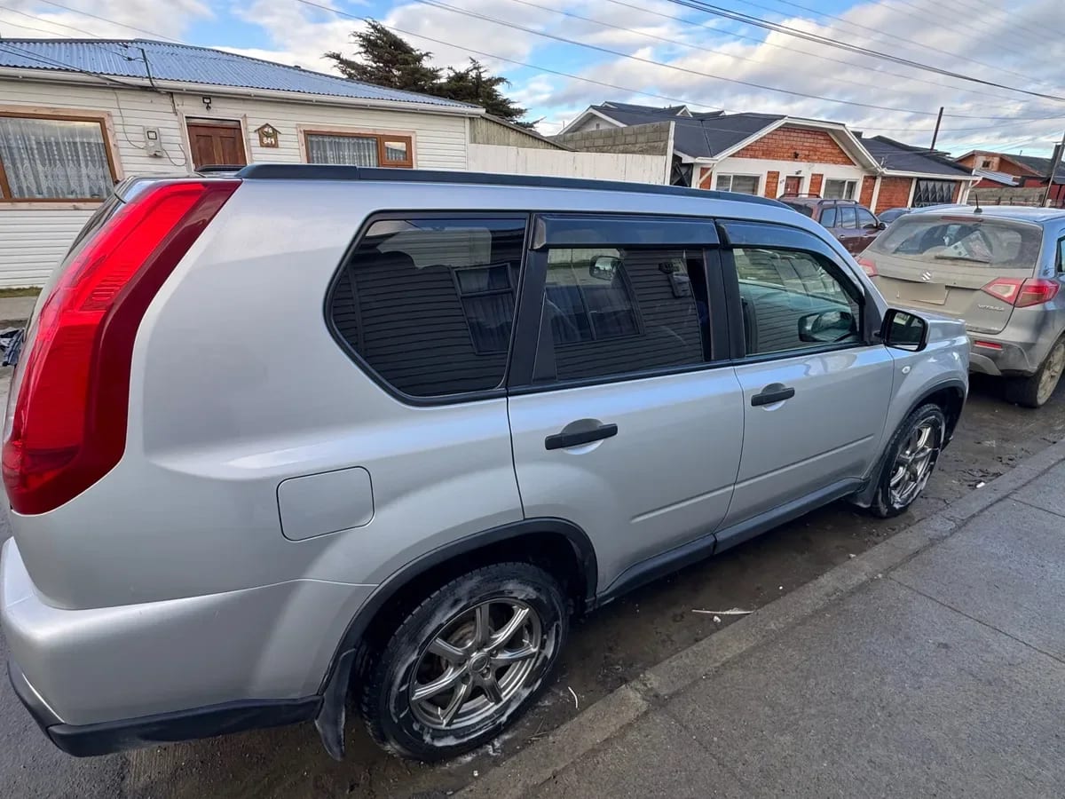 NISSAN X-TRAIL 2.5 S Bt Mt 4x4 año 2013