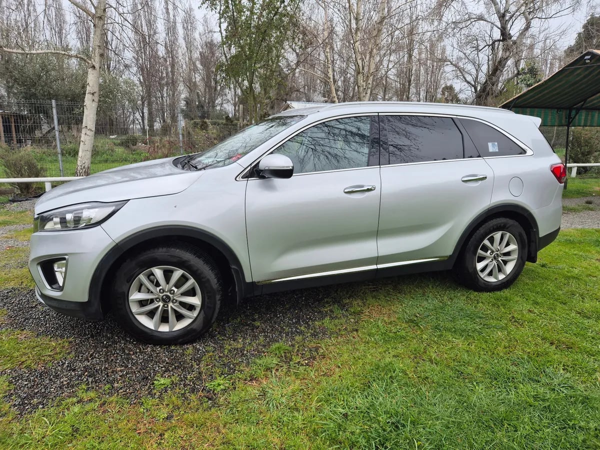 KIA MOTORS SORENTO 2.2 Ex Full At 4x4 Diesel año 2017