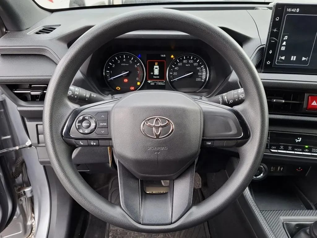 Toyota Yaris Cross 1.5 Xi 4x2 5mt 5p año 2025