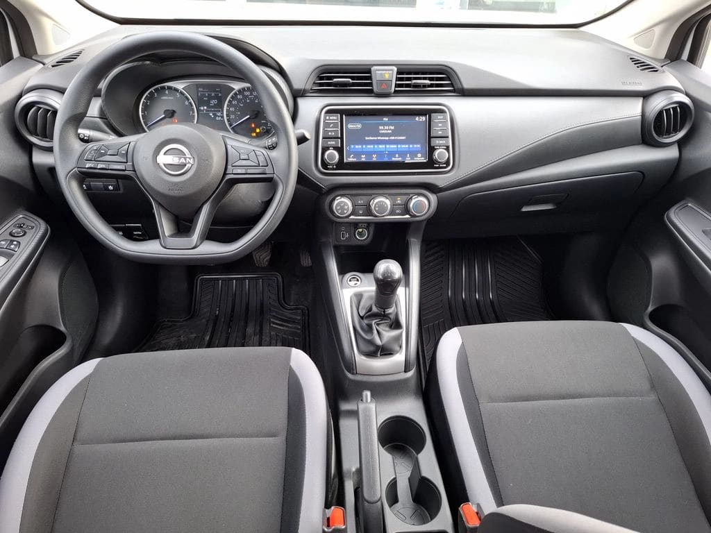 Nissan Versa 1.6 Advance 4x2 Mt 4p año 2026