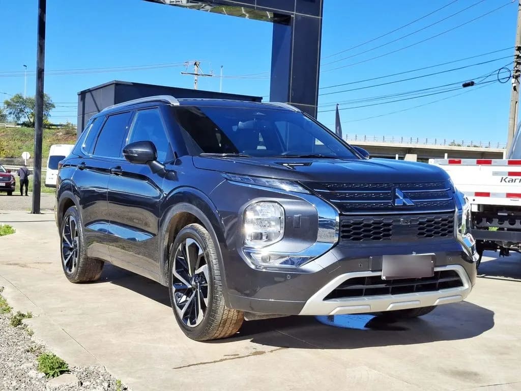 Mitsubishi Outlander 2.5 Gls Limited 4x4 At 5p año 2025