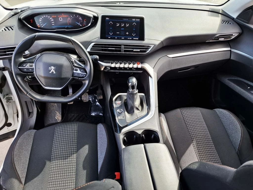 Peugeot 3008 1.2 Active Pack Puretech 130 4x2 Mt6 5p año 2022