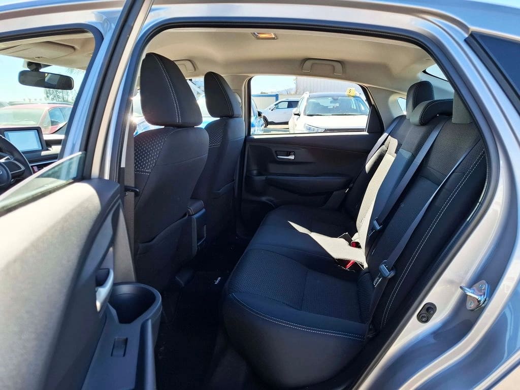 Toyota Yaris 1.5 E 4x2 Sdn Cvt At 4p año 2026