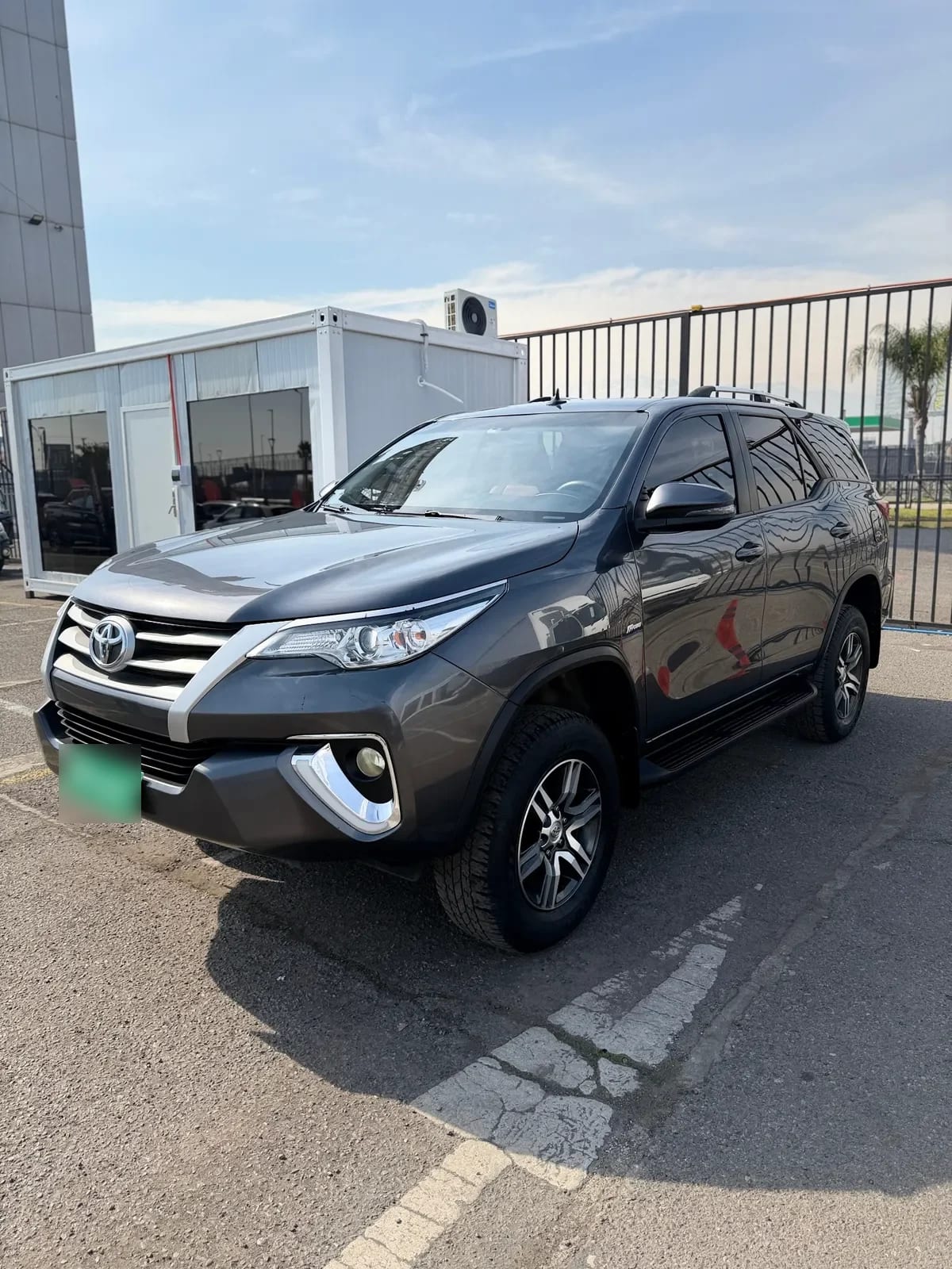 Toyota Fortuner 2.7 Srv Lgb0 At año 2019