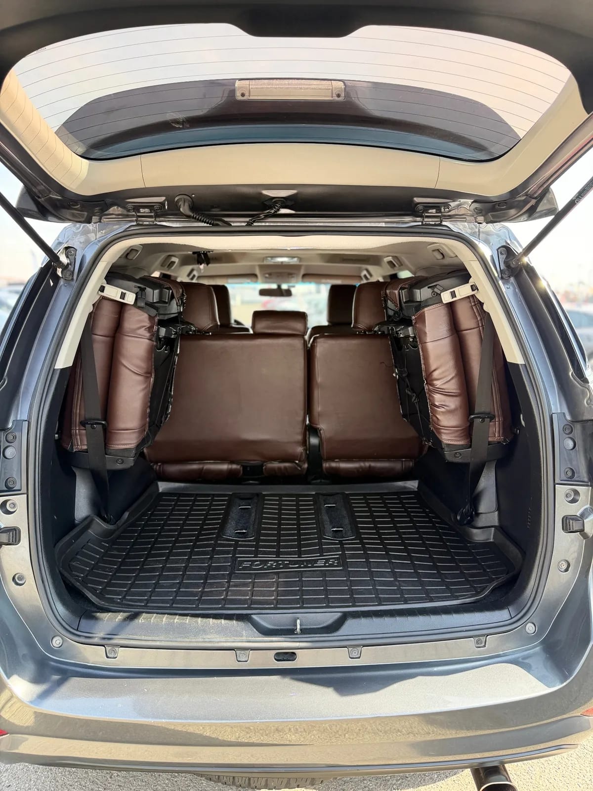 Toyota Fortuner 2.7 Srv Lgb0 At año 2019
