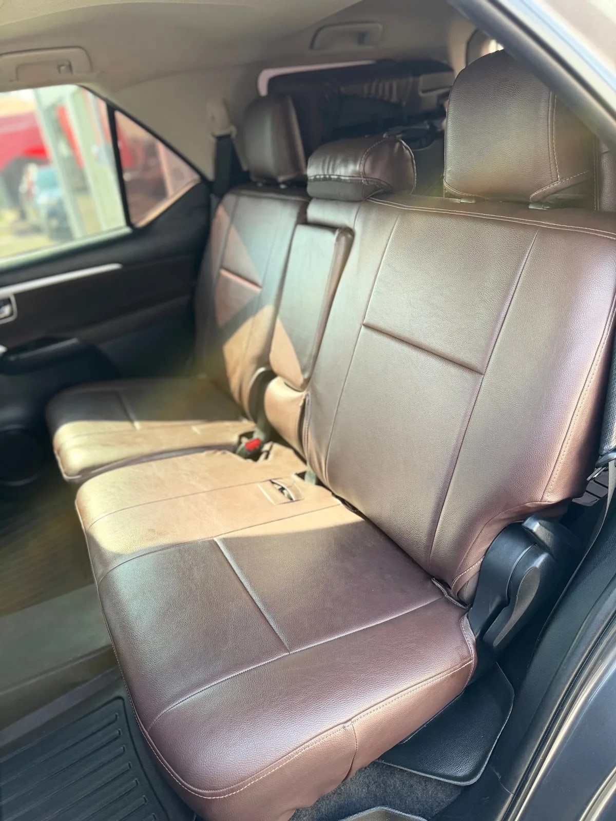 Toyota Fortuner 2.7 Srv Lgb0 At año 2019