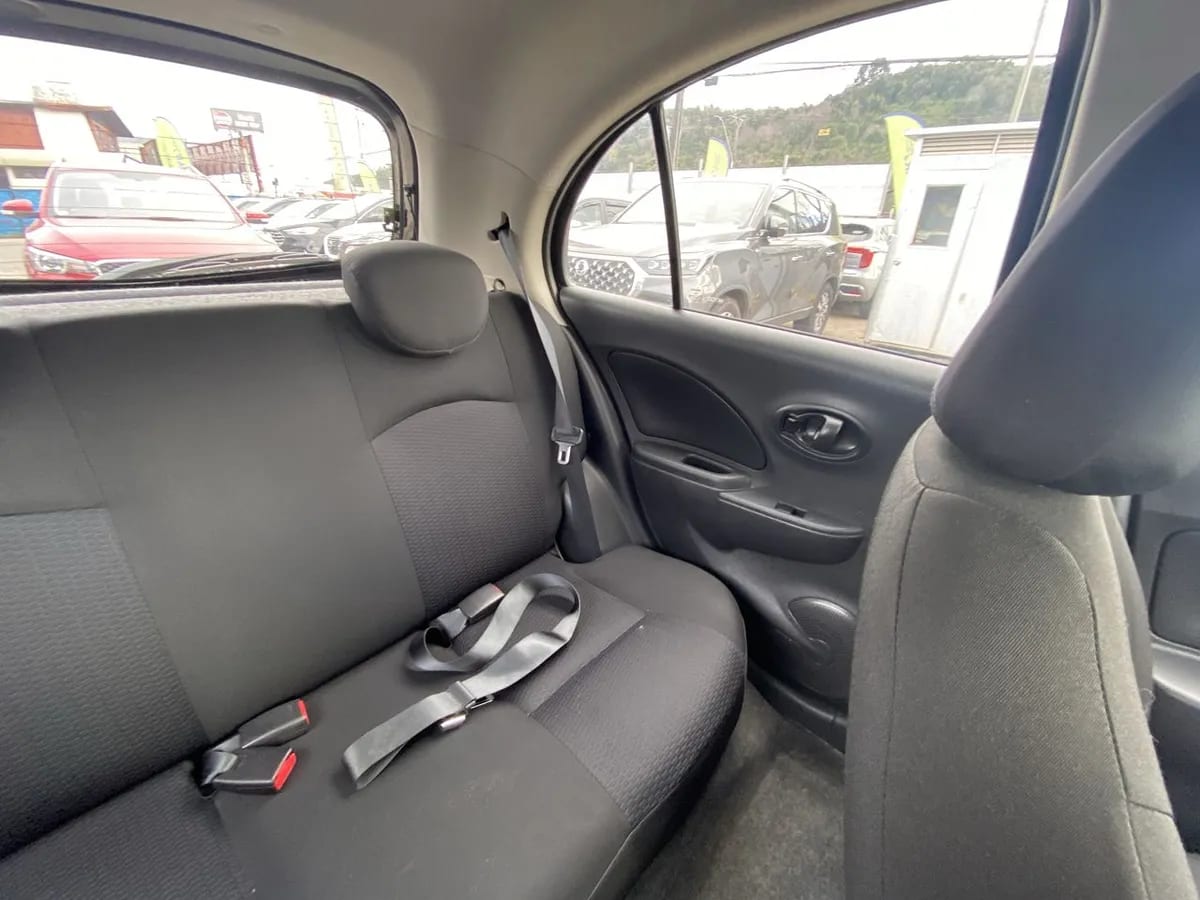Nissan March 1.6 Active 4x2 Mt 5p año 2016