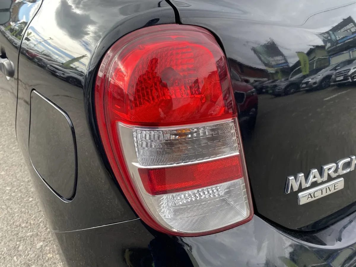Nissan March 1.6 Active 4x2 Mt 5p año 2016