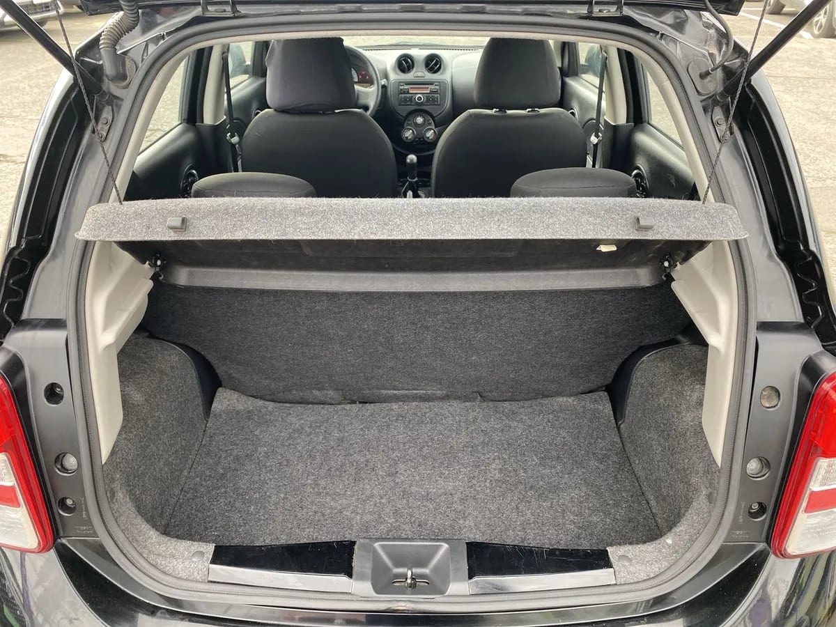 Nissan March 1.6 Active 4x2 Mt 5p año 2016