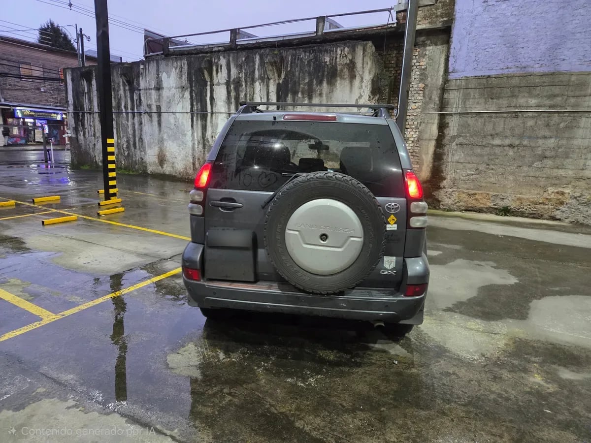 TOYOTA LAND CRUISER 2.7 Prado Lujo Mt año 2008
