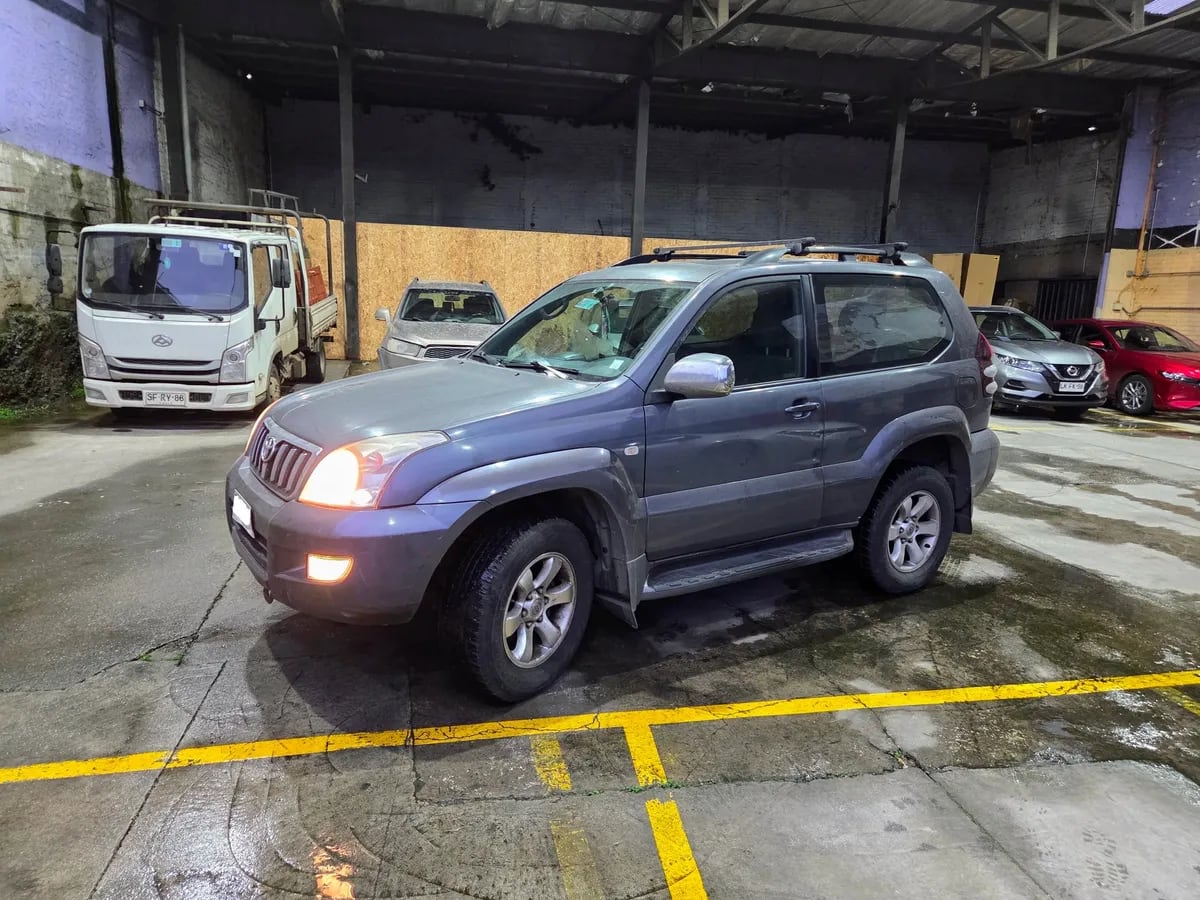 TOYOTA LAND CRUISER 2.7 Prado Lujo Mt año 2008