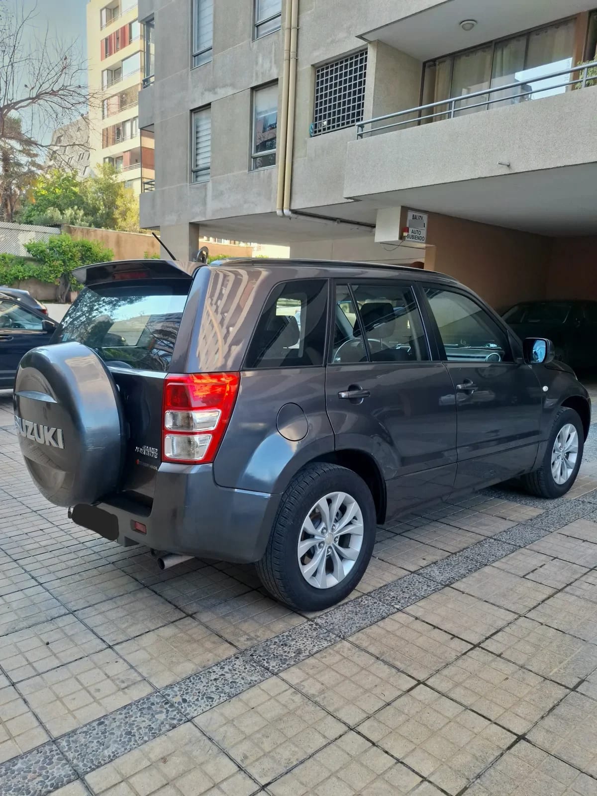 Suzuki Grand Nomade Otra año 2013