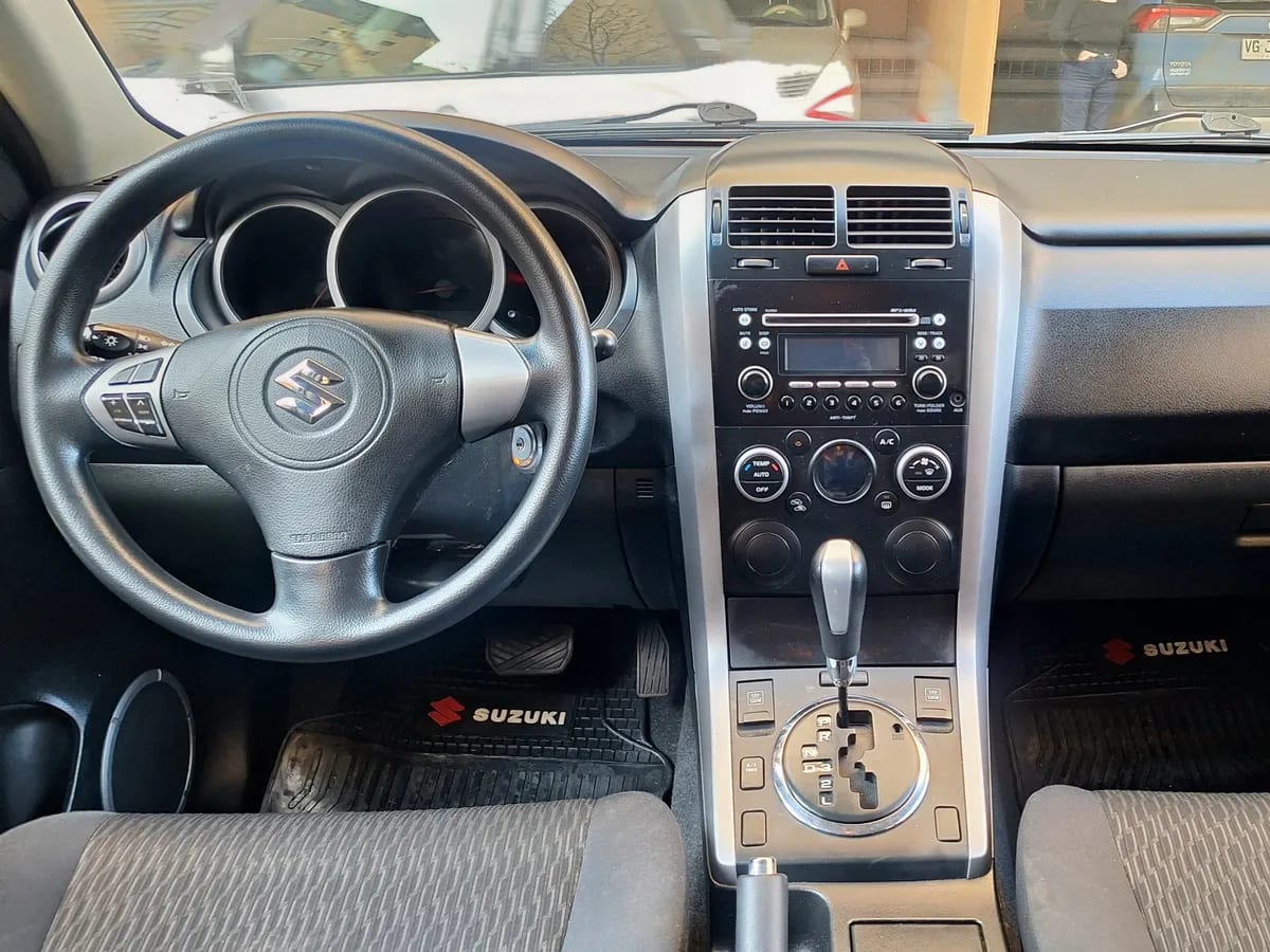 Suzuki Grand Nomade Otra año 2013