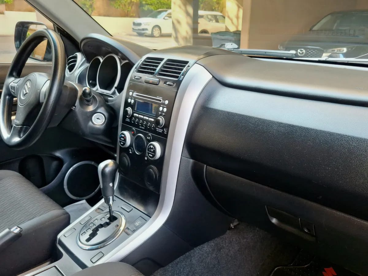 Suzuki Grand Nomade Otra año 2013