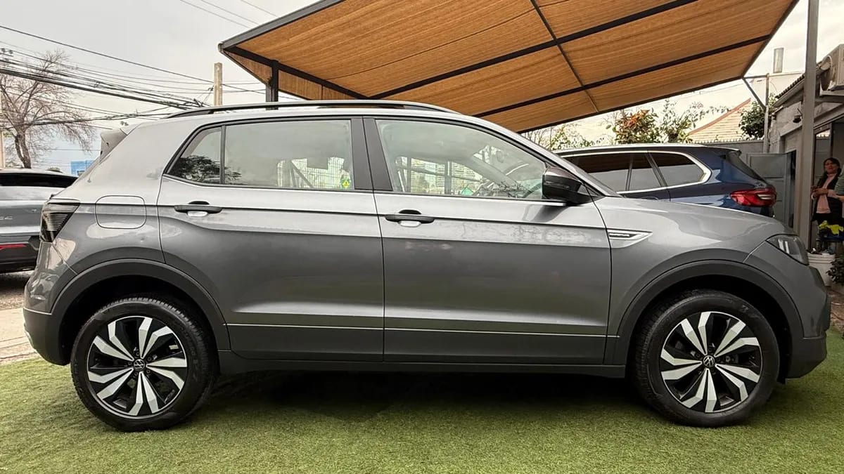 Volkswagen T-Cross 1.0 Tsi Comfortline 4x2 At6 5p. año 2022