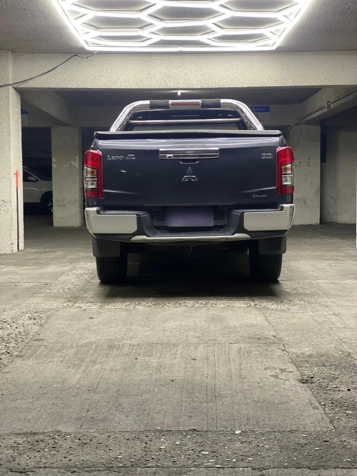 MITSUBISHI L200 2.4 Td Dakar Crs Hp At 4x4 Diesel año 2020