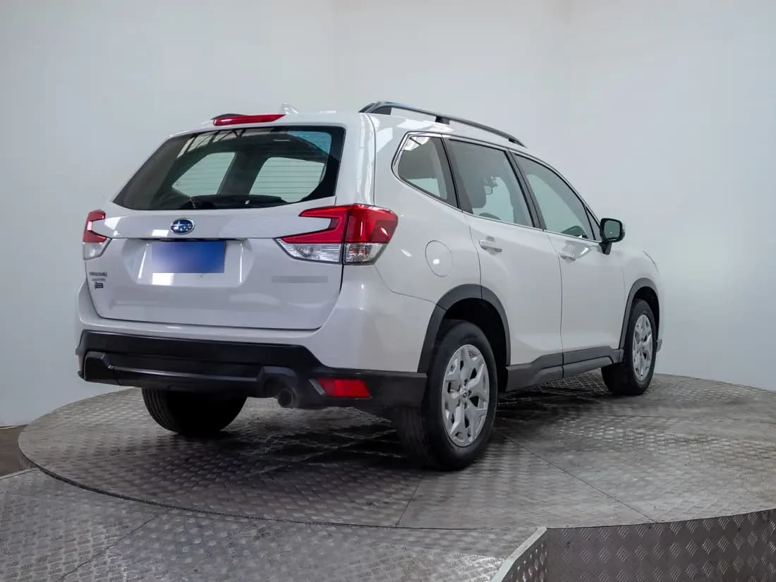 Subaru Forester 2.0 Awd X At 4x4 año 2021