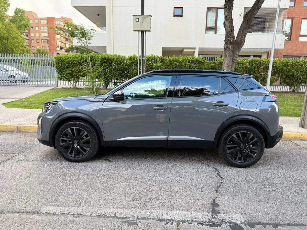 PEUGEOT 2008 1.5 Gt Bluehdi 130 At Diesel año 2024