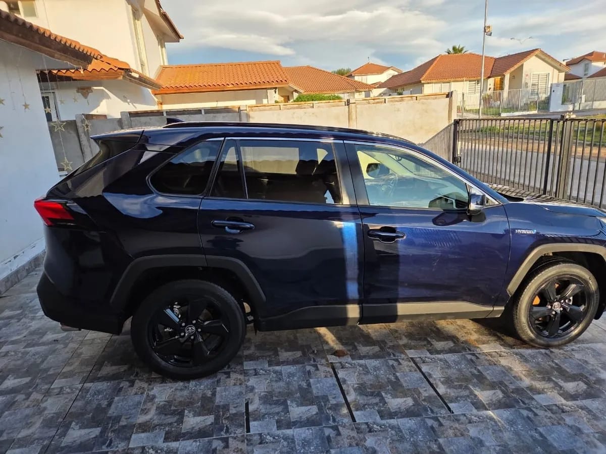 TOYOTA RAV4 2.5 Xle At 4x4 año 2020