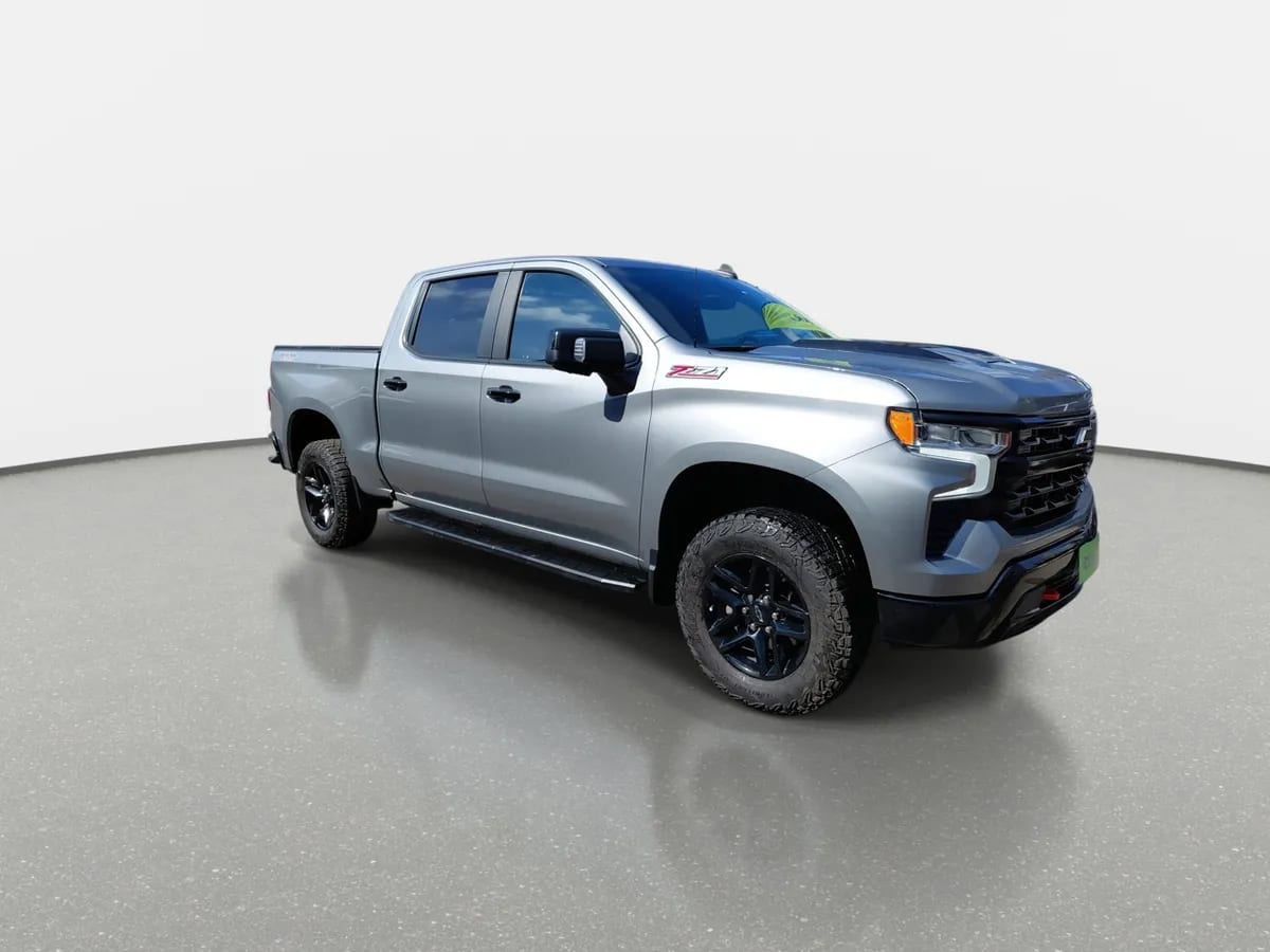 Chevrolet Silverado 5.3 Lt Trail Boss Z71 4x4 At 4p año 2024
