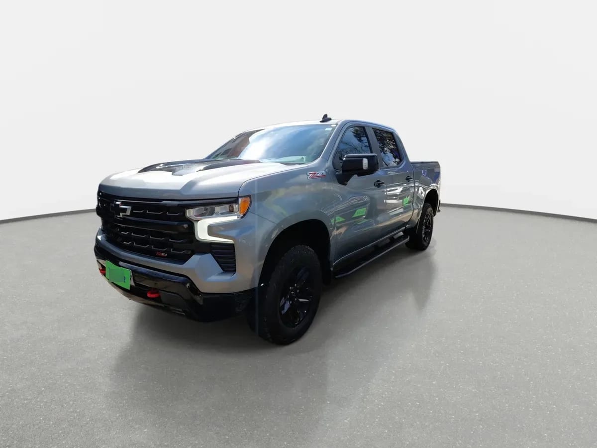 Chevrolet Silverado 5.3 Lt Trail Boss Z71 4x4 At 4p año 2024
