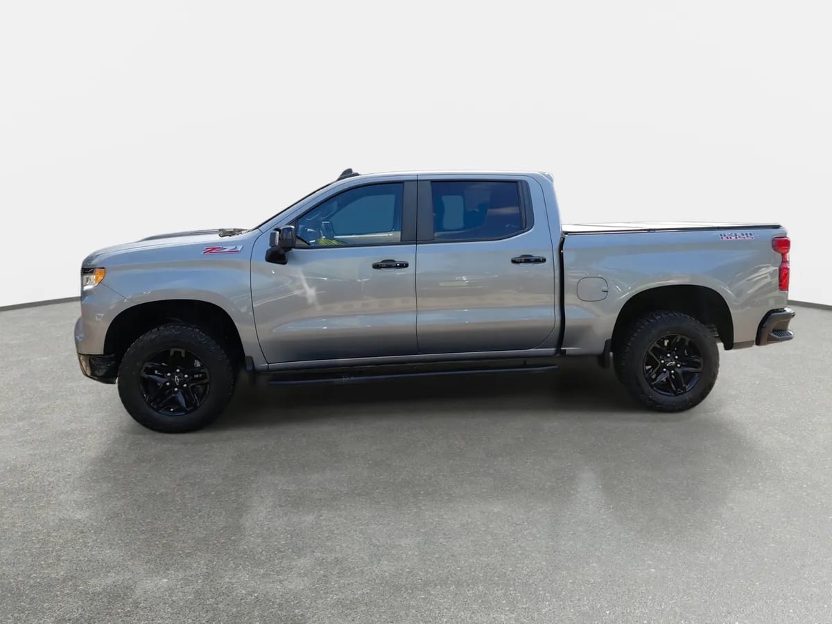 Chevrolet Silverado 5.3 Lt Trail Boss Z71 4x4 At 4p año 2024