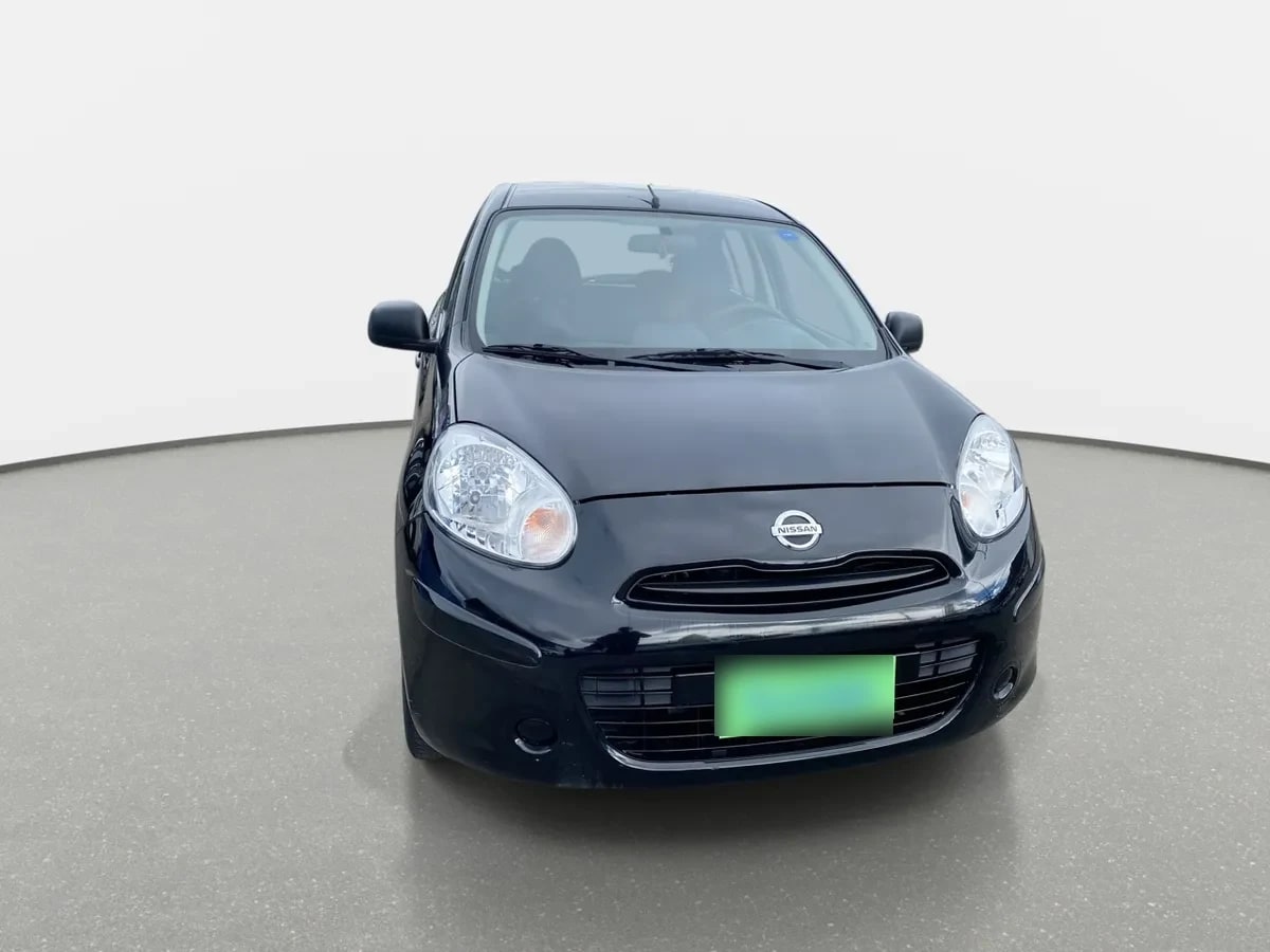 Nissan March 1.6 Active 4x2 Mt 5p año 2016