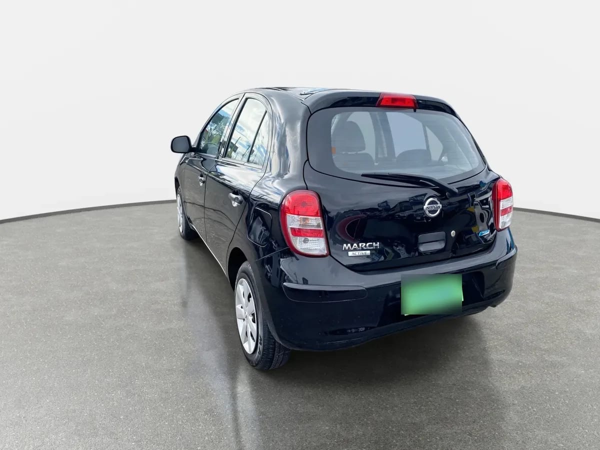 Nissan March 1.6 Active 4x2 Mt 5p año 2016