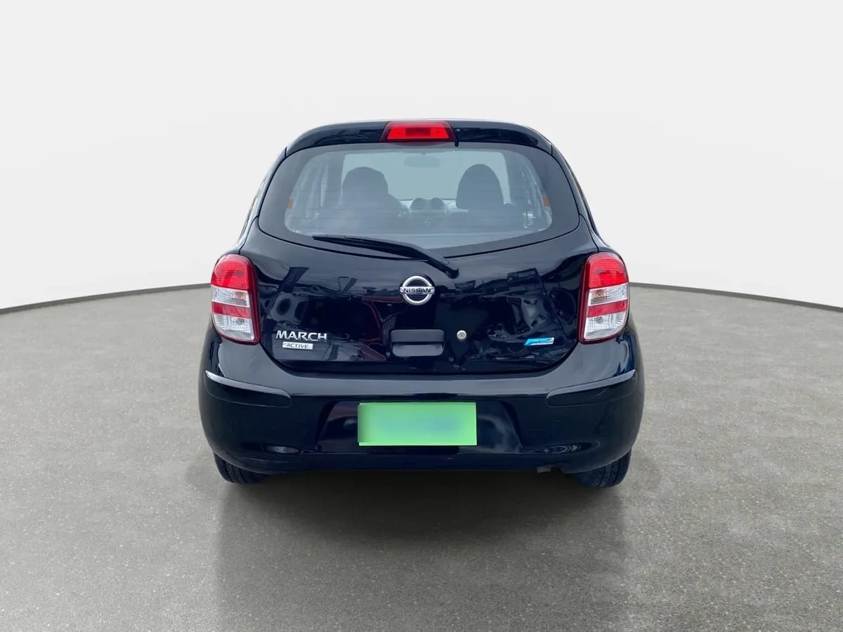 Nissan March 1.6 Active 4x2 Mt 5p año 2016