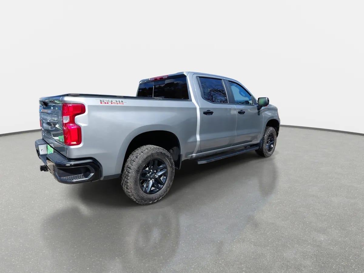 Chevrolet Silverado 5.3 Lt Trail Boss Z71 4x4 At 4p año 2024