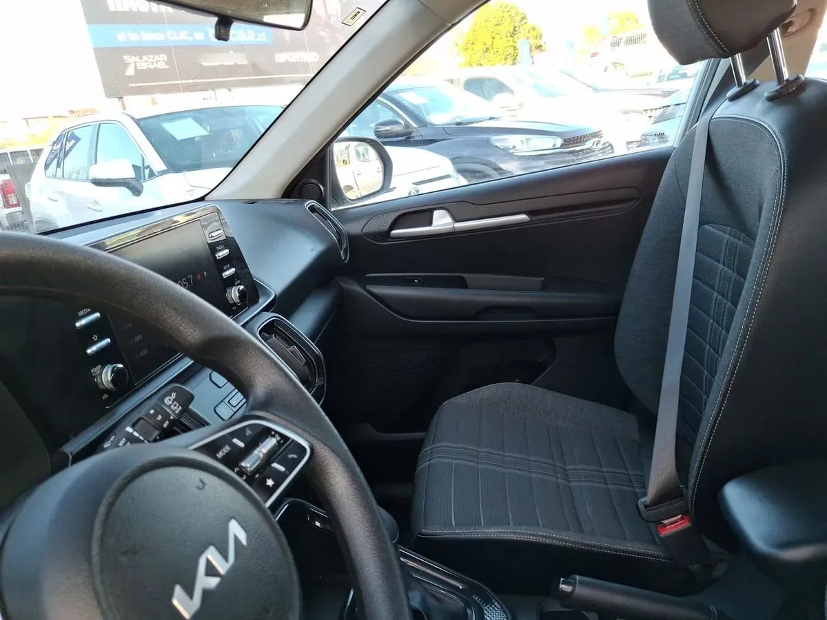 Kia Sonet 1.5 Ex 4x2 Ivt Ri At 5p año 2025