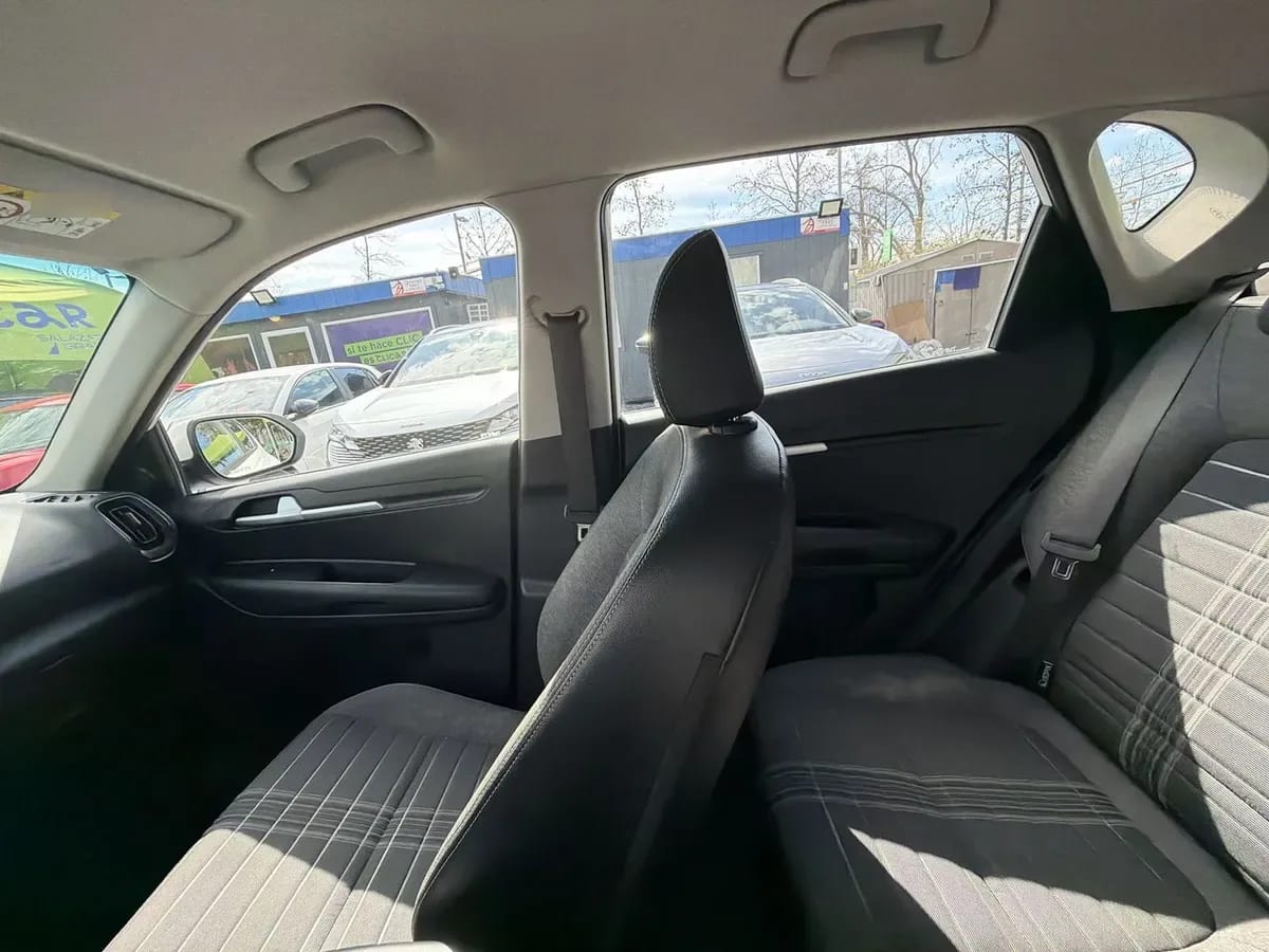 Kia Sonet 1.5 Ex 4x2 Ivt Ri At 5p año 2025