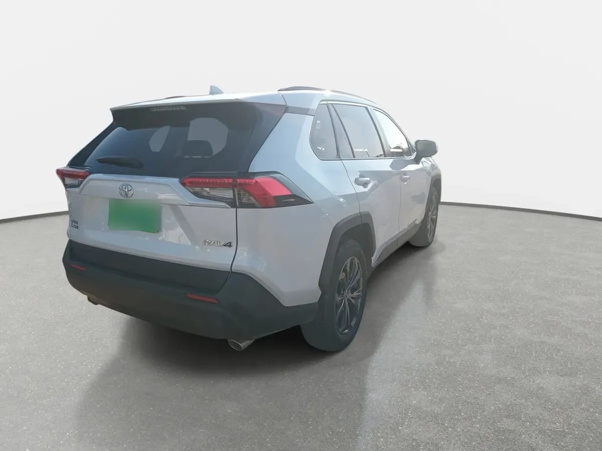 Toyota Rav 4 2.0 Xle 4x2 Cvt At 5p año 2024