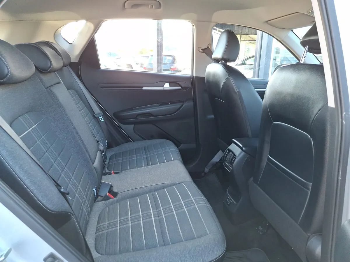 Kia Sonet 1.5 Ex 4x2 Ivt Ri At 5p año 2025