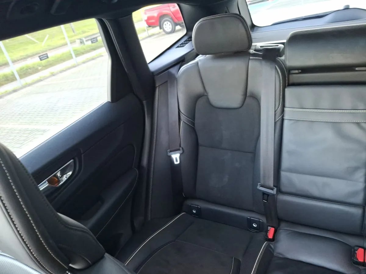 Volvo Xc60 2.4 T6 R-Design At 5p año 2020
