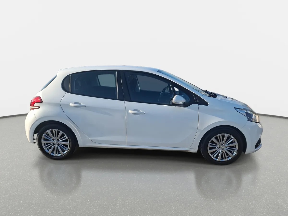Peugeot 208 1.2 Active Pack Puretech 4x2 82hp Mt 5p año 2019