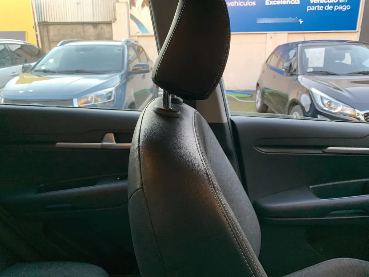Kia Sonet 1.5 Ex 4x2 Ivt Ri At 5p año 2025