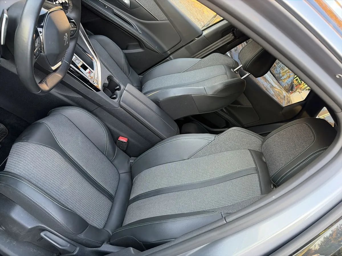 Peugeot 3008 1.5 Allure Pack Bluehdi 130 4x2 Eat8 5p año 2024