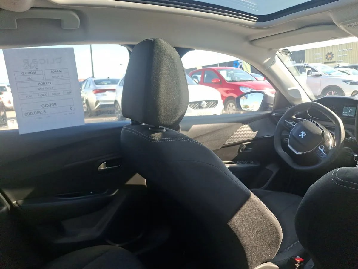 Peugeot 208 1.2 Style Puretech 75 4x2 Mt 5p año 2023