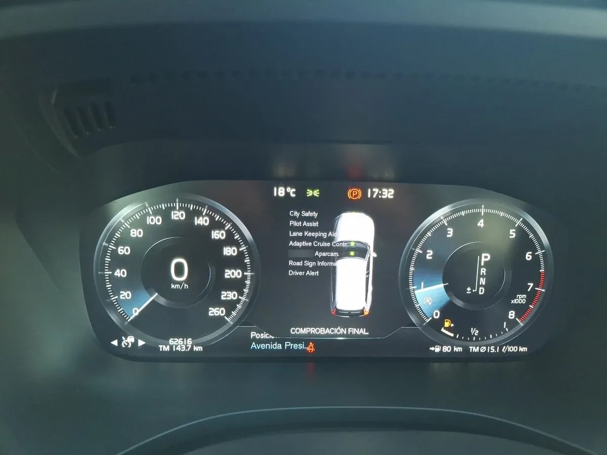 Volvo Xc60 2.4 T6 R-Design At 5p año 2020