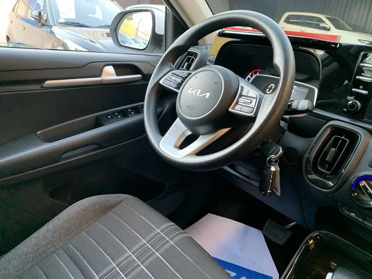Kia Sonet 1.5 Ex 4x2 Ivt Ri At 5p año 2025