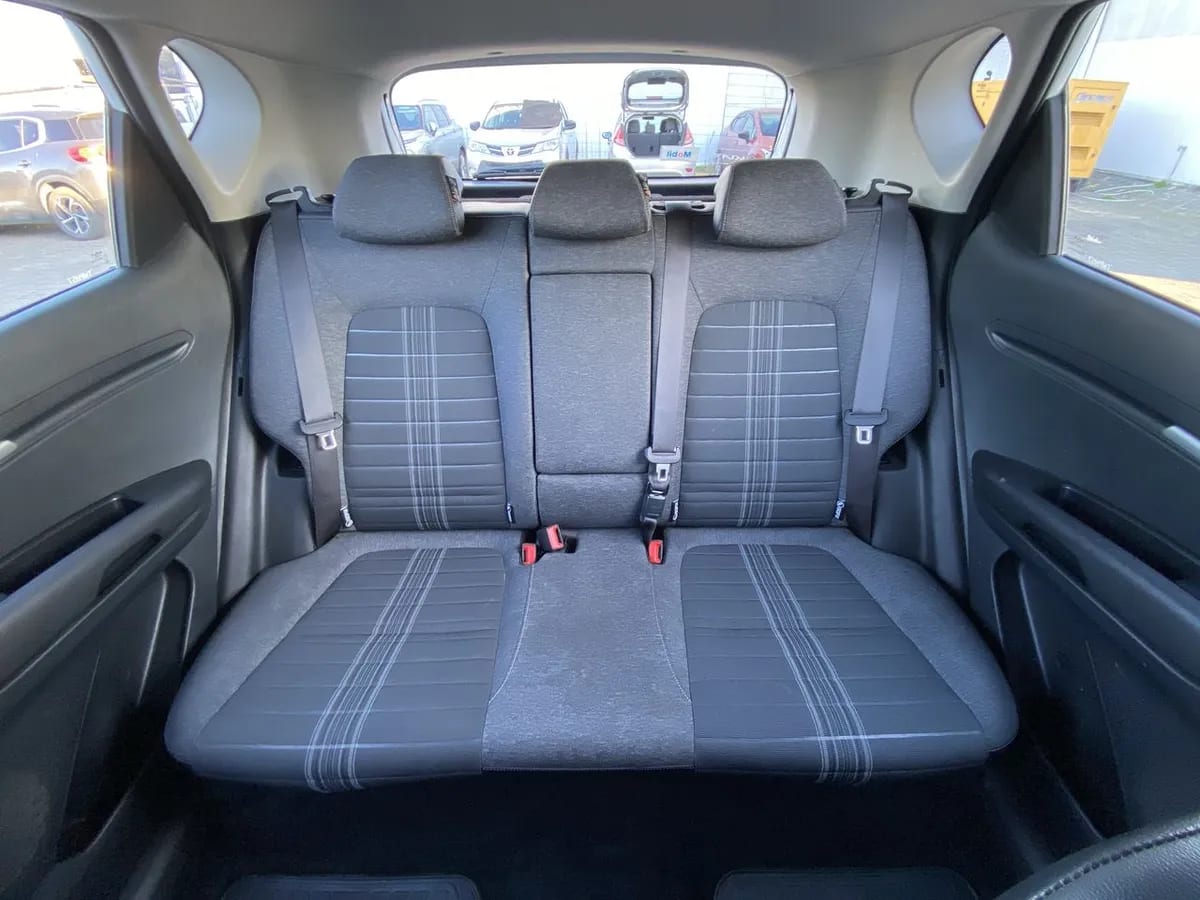 Kia Sonet 1.5 Ex 4x2 Ivt Ri At 5p año 2025